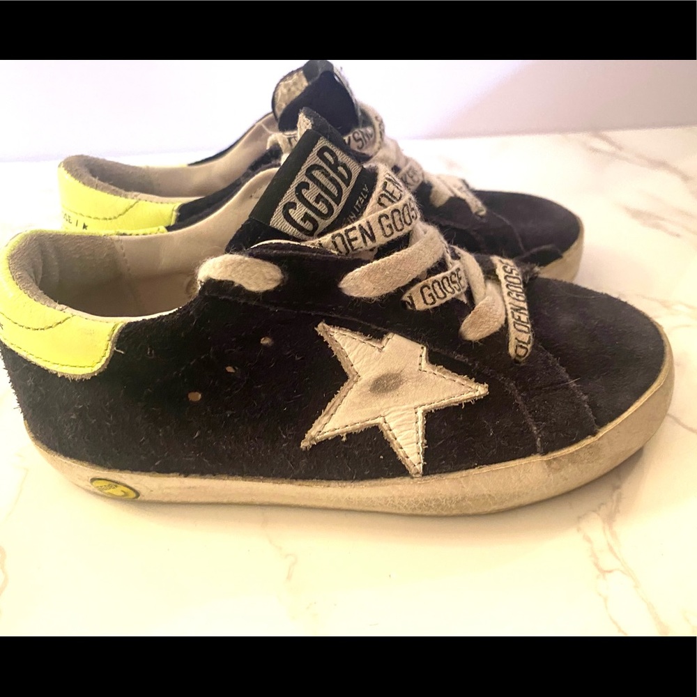 Golden Goose Kids Black Sneakers with White Star and Neon Yellow Heel